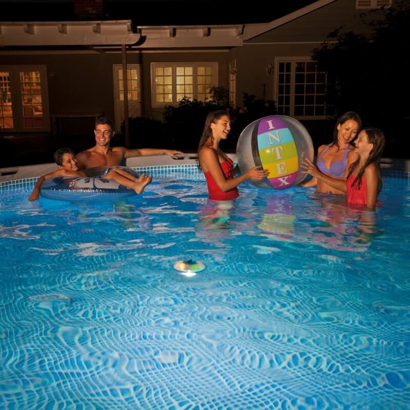 Плавающая светодиодная подсветка воды для бассейна, 3-х цветная, на батарейках, Intex 28690