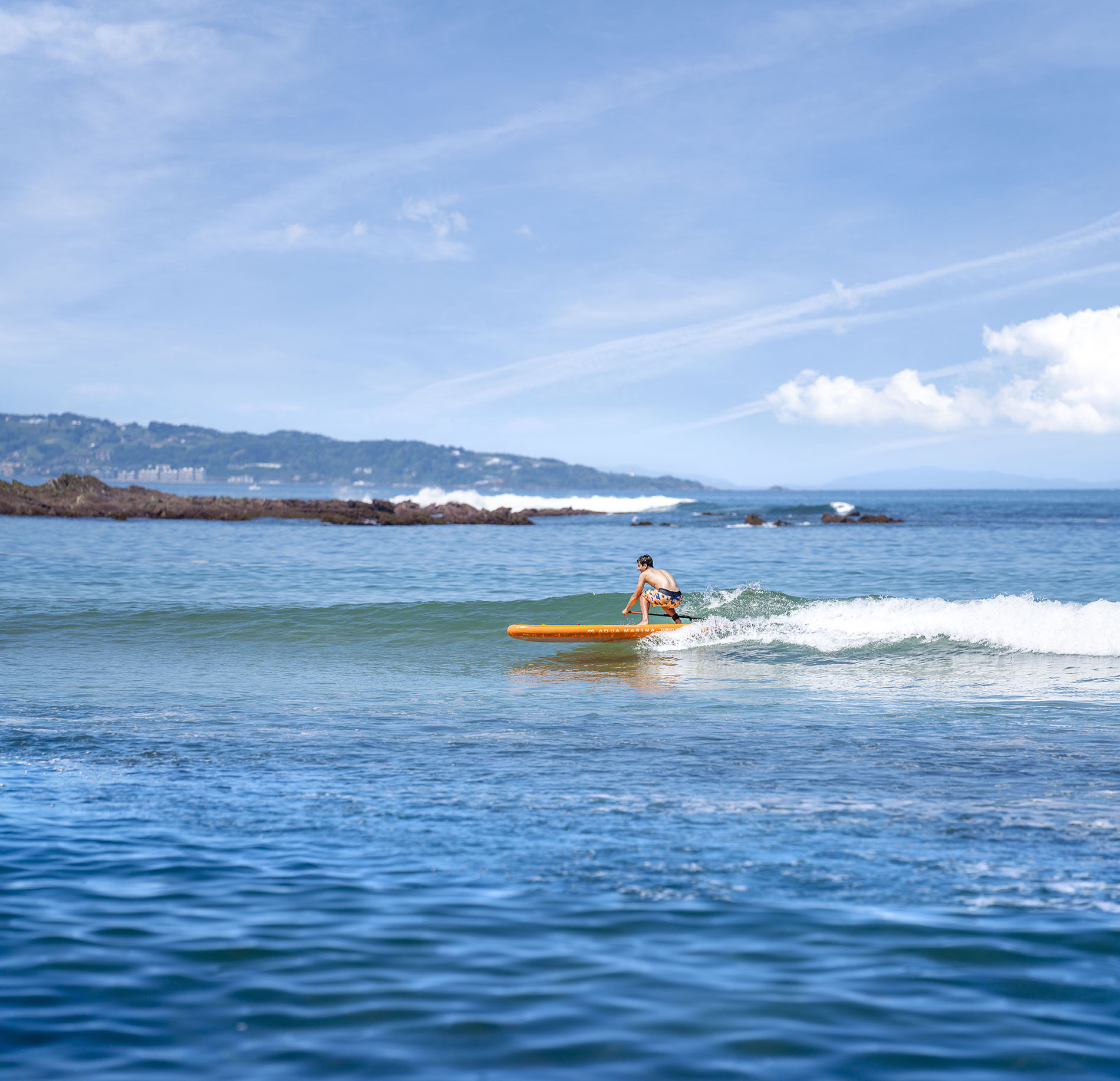 SUP-доска "AM go iSUP" 366х84х15см, плавник с электромотором BLUEDRIVE S и аккумулятором, весло, лиш, Aqua Marina AMGO-366PFS