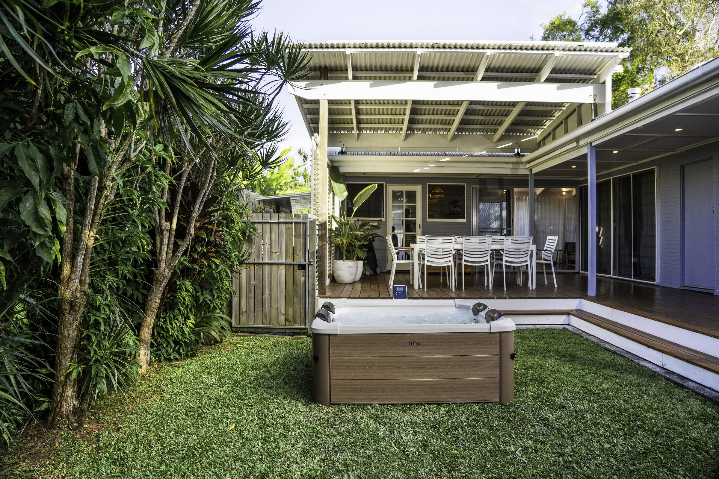 СПА-бассейн 160х160х65см "Oslo Amber" 850л, квадратный,  гидромассаж, аэромассаж.(4 коробки A.B.C.D), MSpa F-AM063W